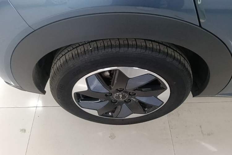 Used BYD Dolphin 2024 Honor Edition 420km Freedom Version Right Rear Wheel Hub