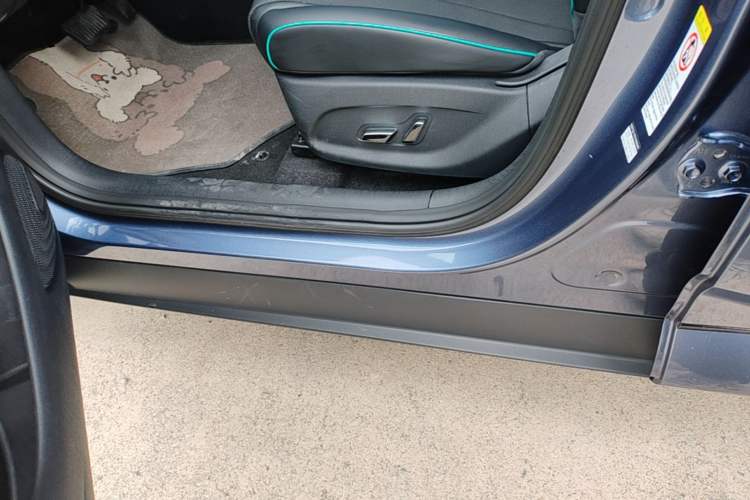 Used BYD Dolphin 2024 Honor Edition 420km Fashion Version Right Side Sill