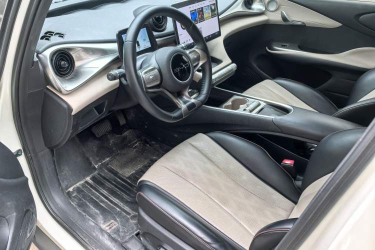 Used BYD Dolphin 2024 Honor Edition 420km Fashion Version Interior 2