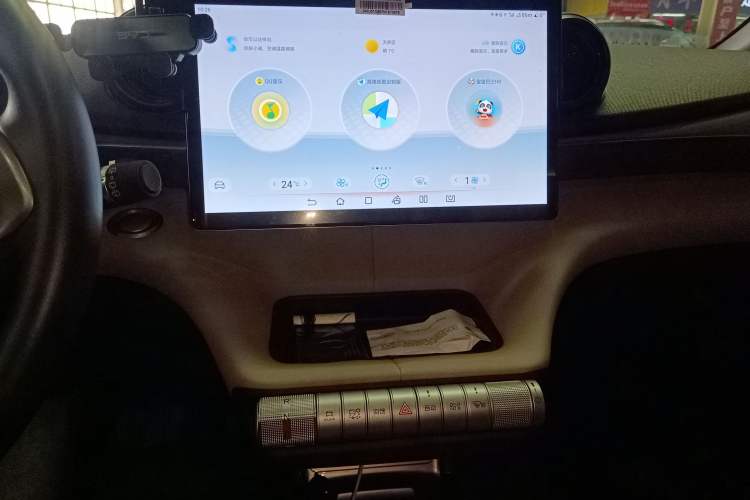 Used BYD Dolphin 2024 Honor Edition 420km Fashion Version Audio And AC Panel