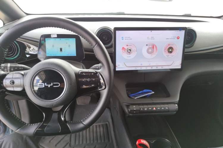 Used BYD Dolphin 2024 Honor Edition 420km Freedom Version Audio And AC Panel