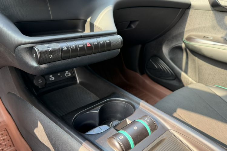 Used BYD Dolphin 2024 Honor Edition 420km Freedom Version Audio And AC Panel