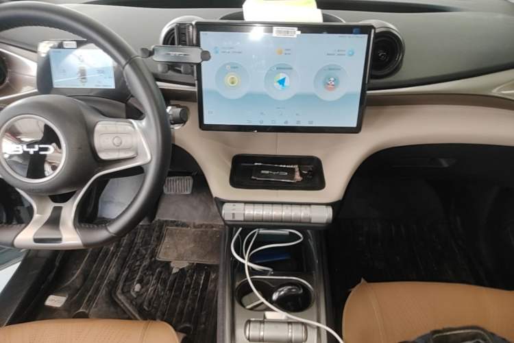 Used BYD Dolphin 2024 Honor Edition 420km Fashion Version Audio And AC Panel