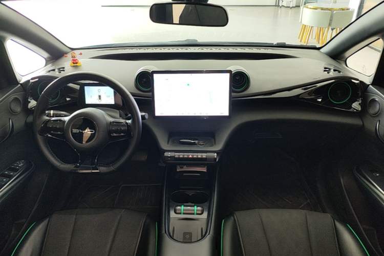 Used BYD Dolphin 2024 Honor Edition 420km Fashion Version Center Console