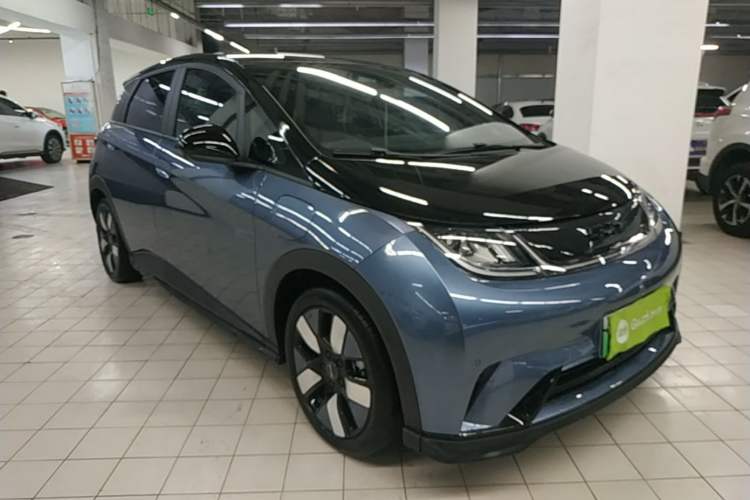 Used BYD Dolphin 2024 Honor Edition 401km Knight Edition Front Right 45 Deg