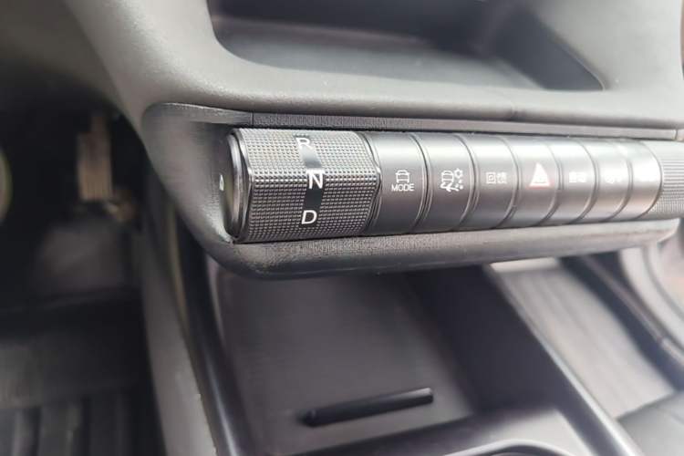 Used BYD Dolphin 2024 Honor Edition 420km Freedom Version Gear Lever