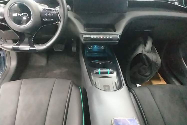 Used BYD Dolphin 2024 Honor Edition 401km Knight Edition Gear Lever