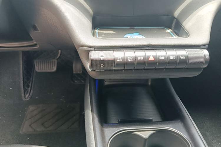 Used BYD Dolphin 2024 Honor Edition 420km Freedom Version Gear Lever