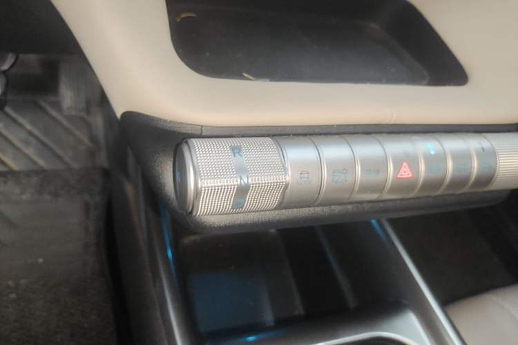 Used BYD Dolphin 2024 Honor Edition 420km Freedom Version Gear Lever