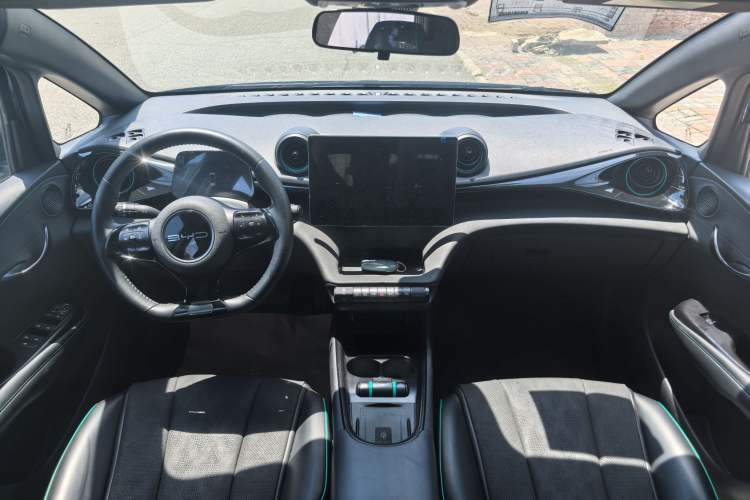 Used BYD Dolphin 2024 Honor Edition 420km Fashion Version Interior 2