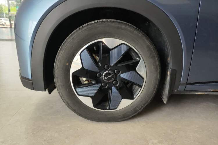 Used BYD Dolphin 2024 Honor Edition 420km Fashion Version Left Front Wheel Hub