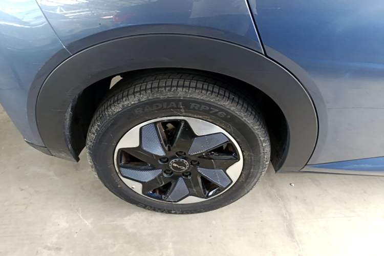 Used BYD Dolphin 2024 Honor Edition 420km Freedom Version Right Rear Wheel Hub