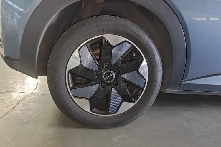 Used BYD Dolphin 2024 Honor Edition 420km Freedom Version Right Rear Wheel Hub