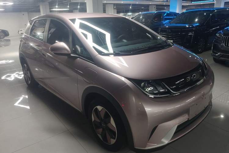 Used BYD Dolphin 2024 Honor Edition 420km Freedom Version Front Right 45 Deg