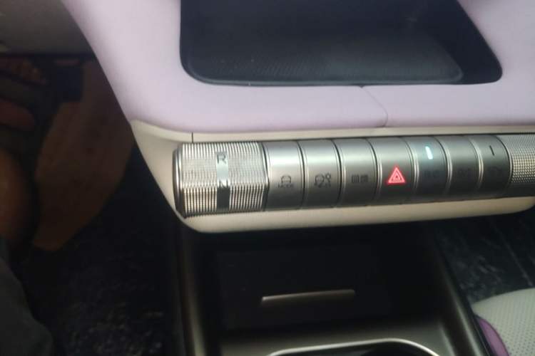 Used BYD Dolphin 2024 Honor Edition 420km Freedom Version Gear Lever