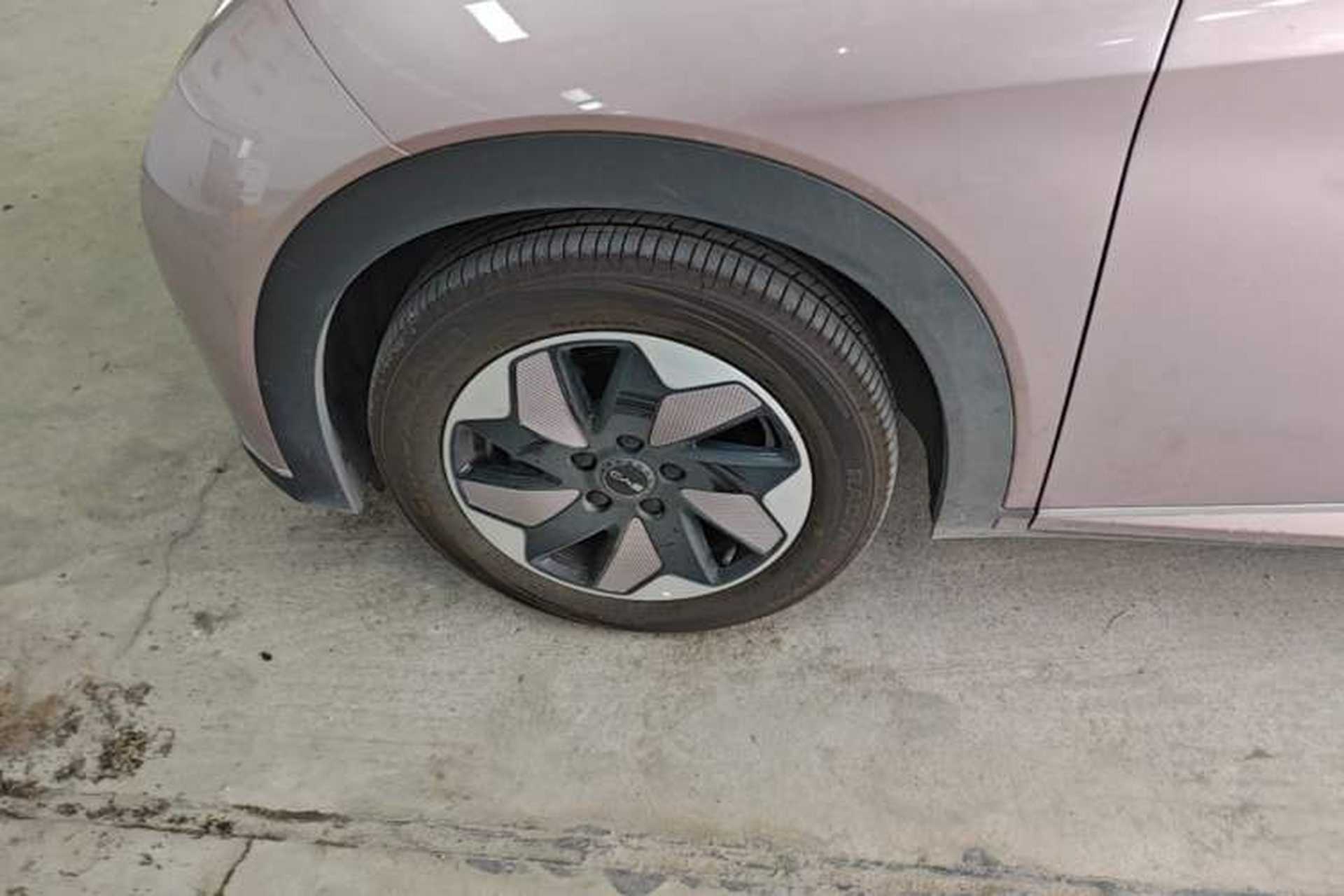 Used BYD Dolphin 2024 Honor Edition 420km Fashion Version Left Front Wheel Hub