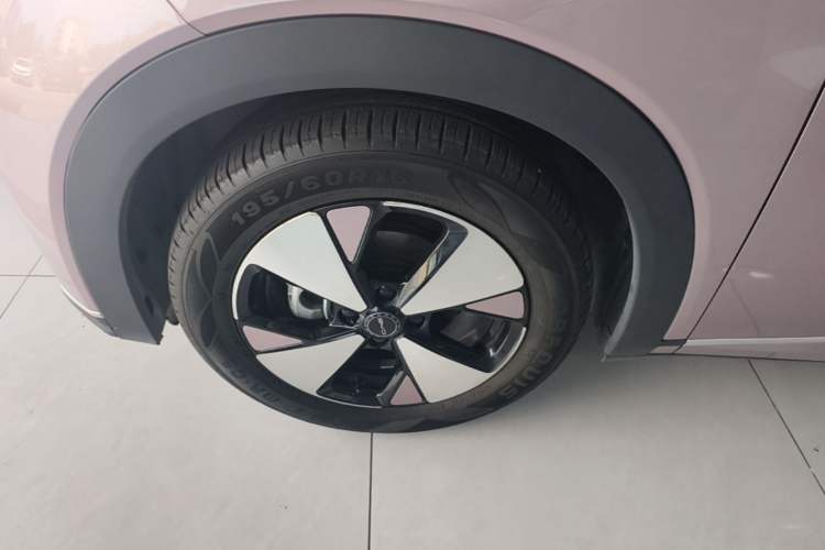 Used BYD Dolphin 2024 Honor Edition 420km Fashion Version Left Front Wheel Hub