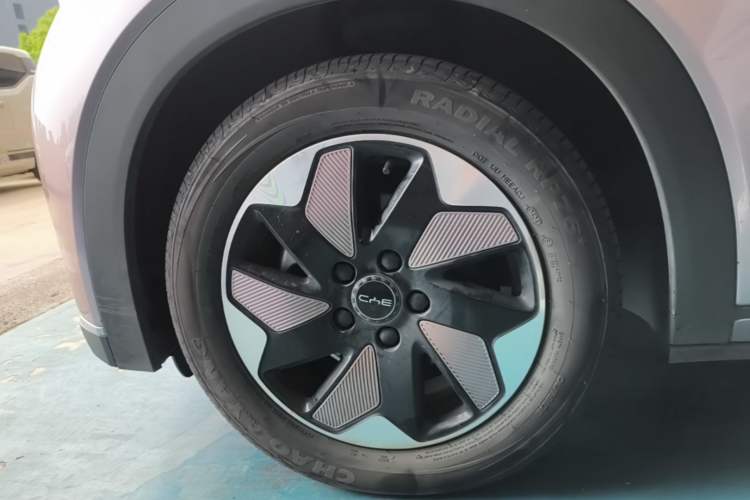 Used BYD Dolphin 2024 Honor Edition 420km Fashion Version Left Front Wheel Hub