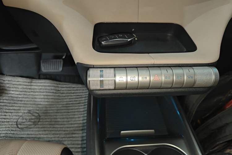 Used BYD Dolphin 2024 Honor Edition 420km Freedom Version Gear Lever