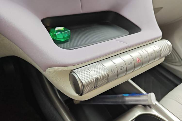 Used BYD Dolphin 2024 Honor Edition 420km Freedom Version Gear Lever