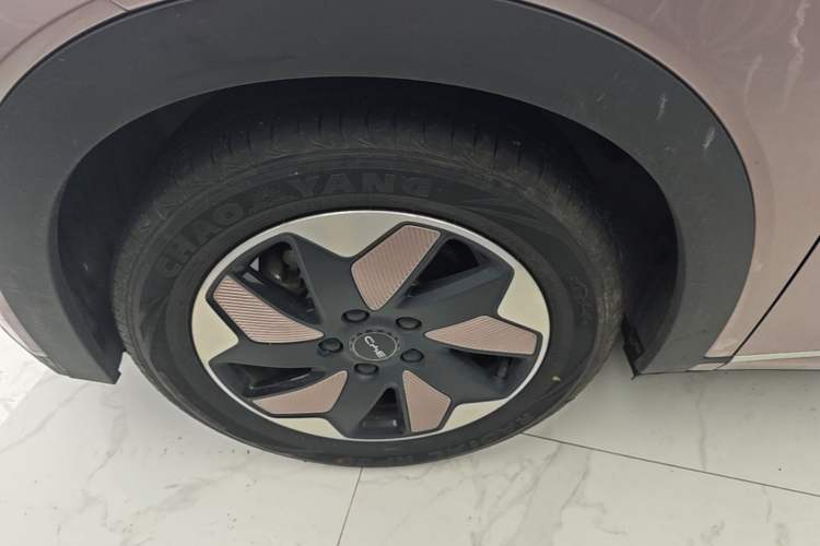 Used BYD Dolphin 2024 Honor Edition 420km Fashion Version Left Front Wheel Hub
