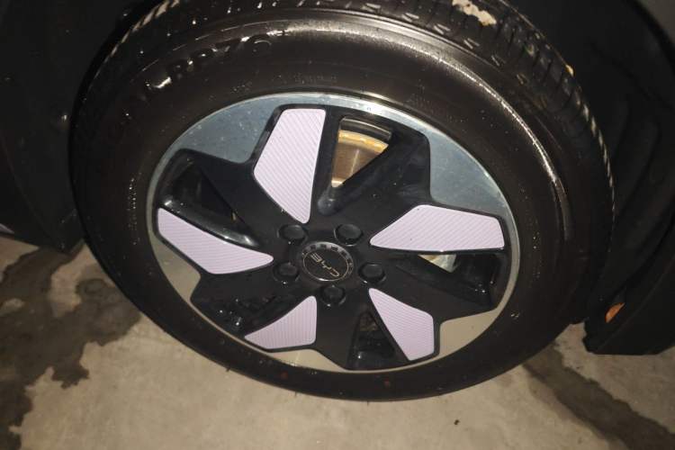 Used BYD Dolphin 2024 Honor Edition 420km Freedom Version Right Front Wheel Hub