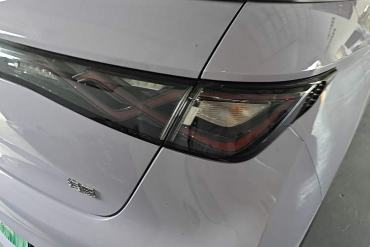 Used BYD Dolphin 2024 Honor Edition 420km Freedom Version Right Rear Taillight
