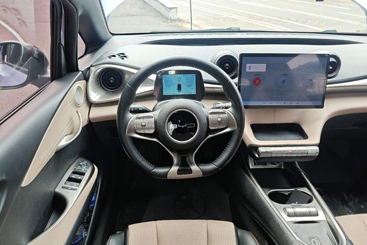 Used BYD Dolphin 2024 Honor Edition 420km Fashion Version Steering Wheel