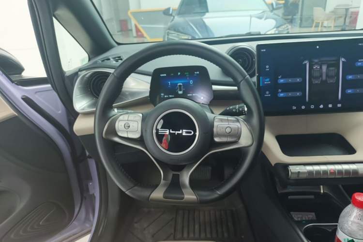 Used BYD Dolphin 2024 Honor Edition 420km Fashion Version Steering Wheel