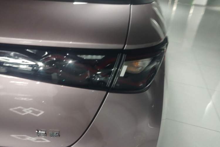 Used BYD Dolphin 2024 Honor Edition 420km Freedom Version Right Rear Taillight