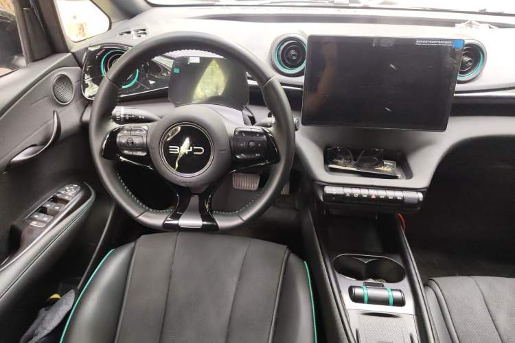Used BYD Dolphin 2024 Honor Edition 420km Fashion Version Steering Wheel