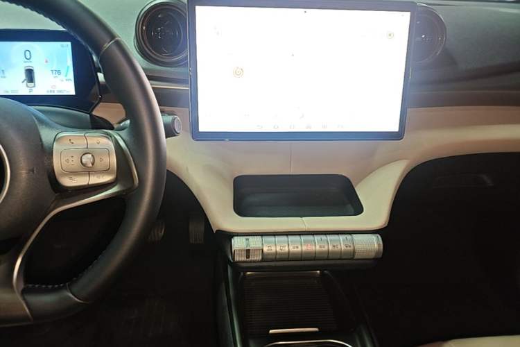 Used BYD Dolphin 2024 Honor Edition 420km Fashion Version Audio And AC Panel