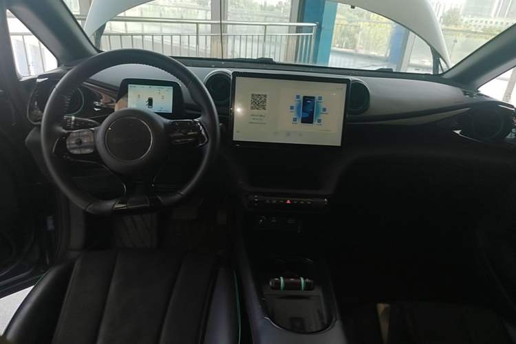 Used BYD Dolphin 2024 Honor Edition 420km Fashion Version Center Console