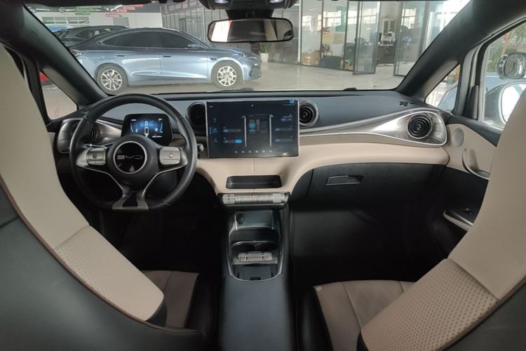 Used BYD Dolphin 2024 Honor Edition 420km Fashion Version Center Console