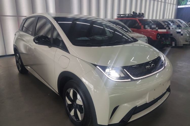 Used BYD Dolphin 2024 Honor Edition 420km Freedom Version Front Right 45 Deg
