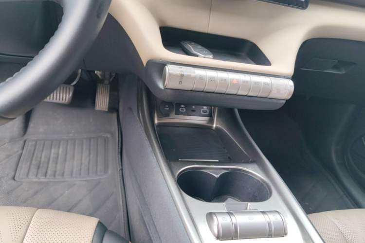 Used BYD Dolphin 2024 Honor Edition 420km Freedom Version Gear Lever
