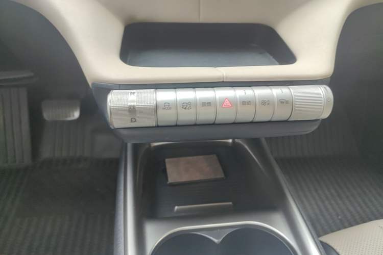 Used BYD Dolphin 2024 Honor Edition 420km Fashion Version Gear Lever