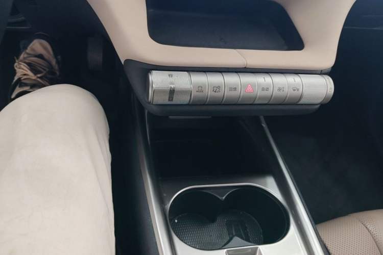 Used BYD Dolphin 2024 Honor Edition 420km Fashion Version Gear Lever