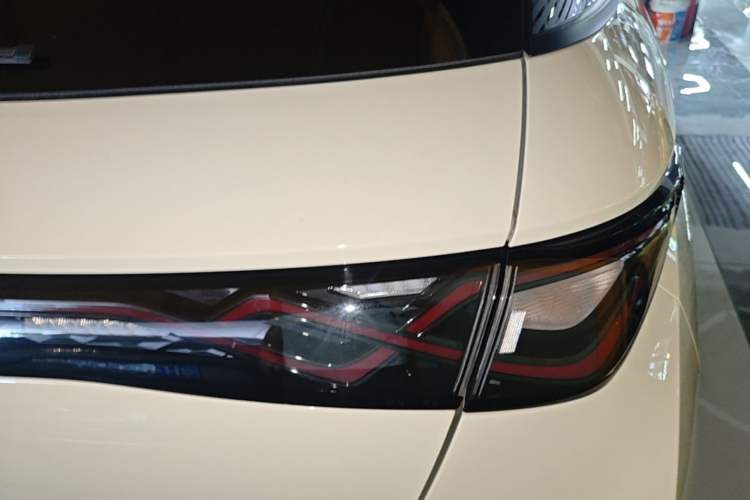 Used BYD Dolphin 2024 Honor Edition 420km Fashion Version Right Rear Taillight