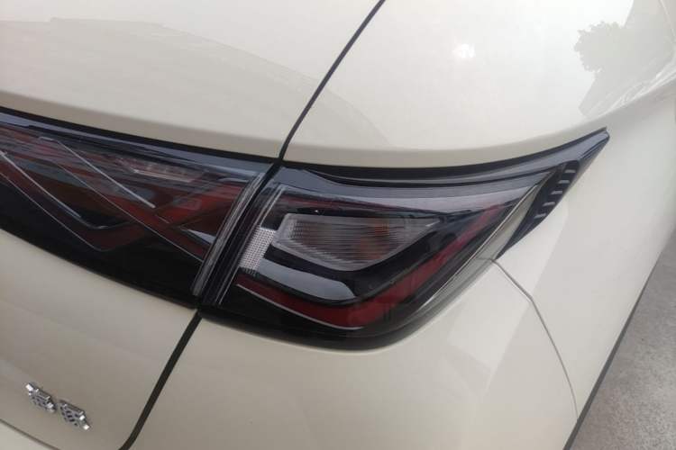 Used BYD Dolphin 2024 Honor Edition 420km Fashion Version Right Rear Taillight