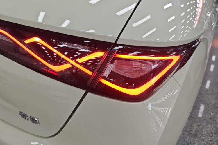 Used BYD Dolphin 2024 Honor Edition 420km Freedom Version Right Rear Taillight