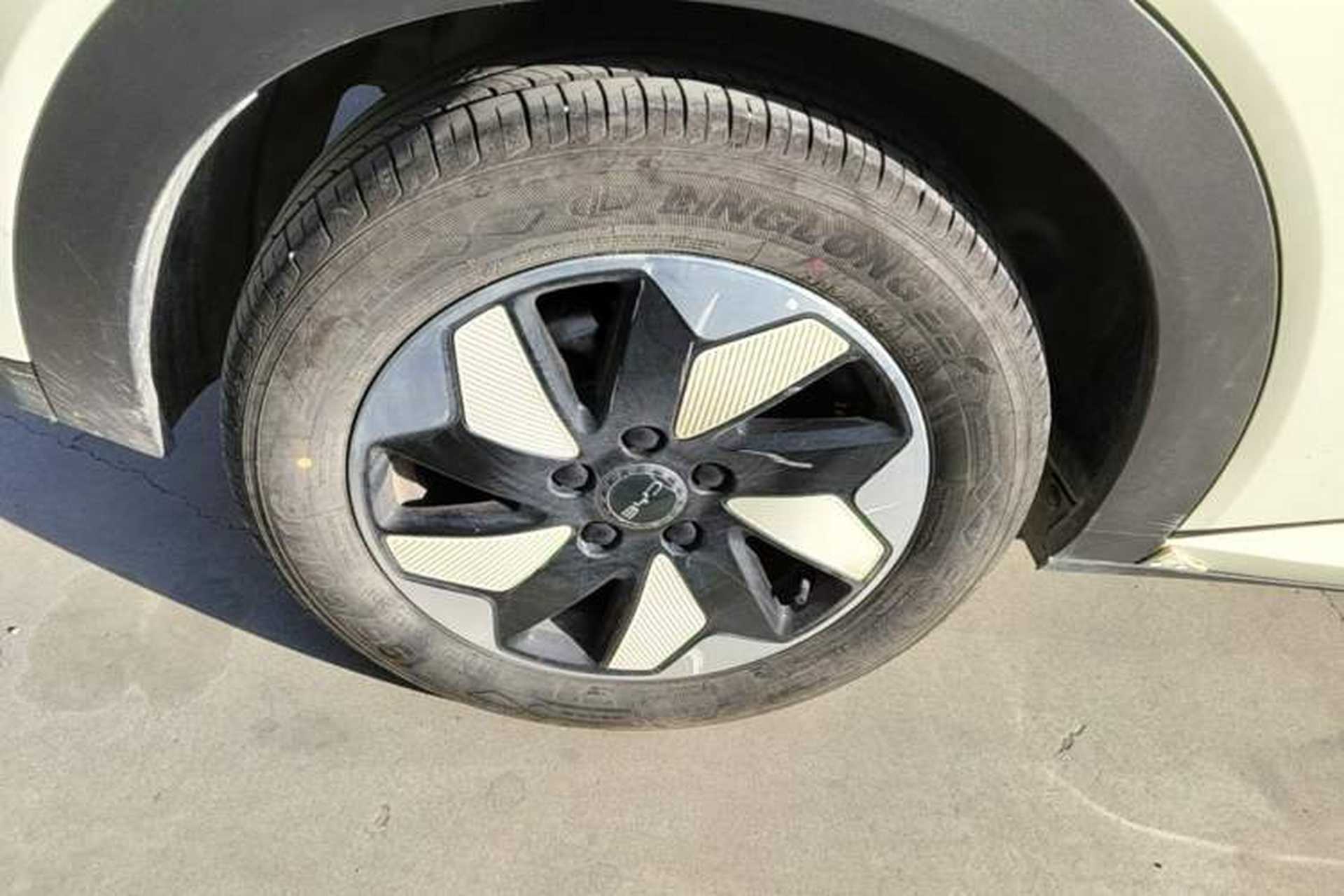 Used BYD Dolphin 2024 Honor Edition 420km Freedom Version Right Rear Wheel Hub