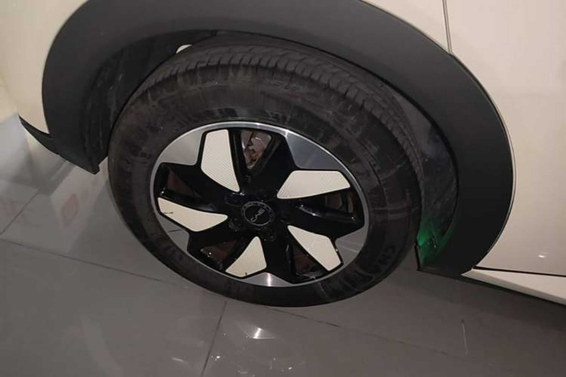 Used BYD Dolphin 2024 Honor Edition 420km Freedom Version Right Rear Wheel Hub