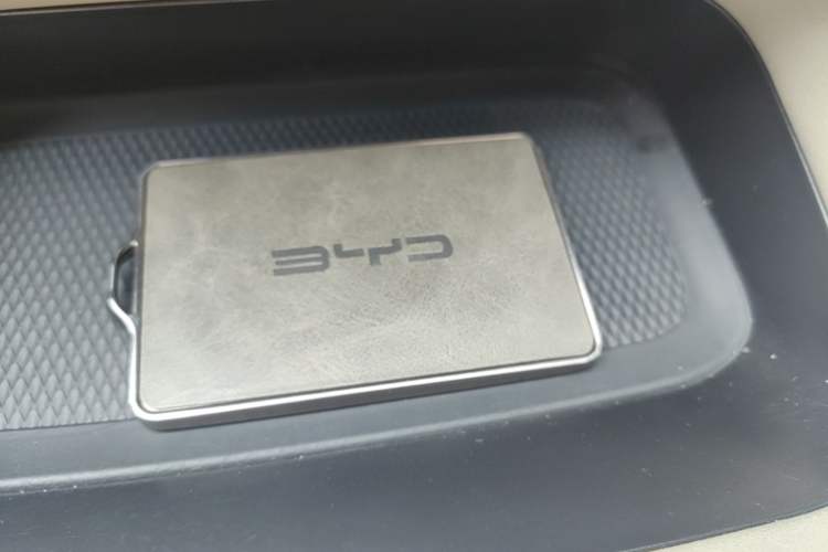 Used BYD Dolphin 2024 Honor Edition 420km Fashion Version Vehicle Key