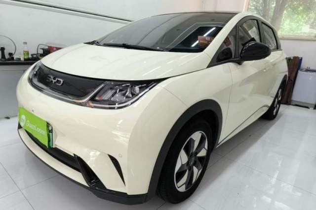 BYD Dolphin 2024 Honor Edition 420km Fashion Version с пробегом