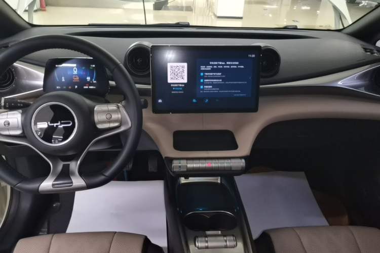 Used BYD Dolphin 2024 Honor Edition 420km Freedom Version Audio And AC Panel