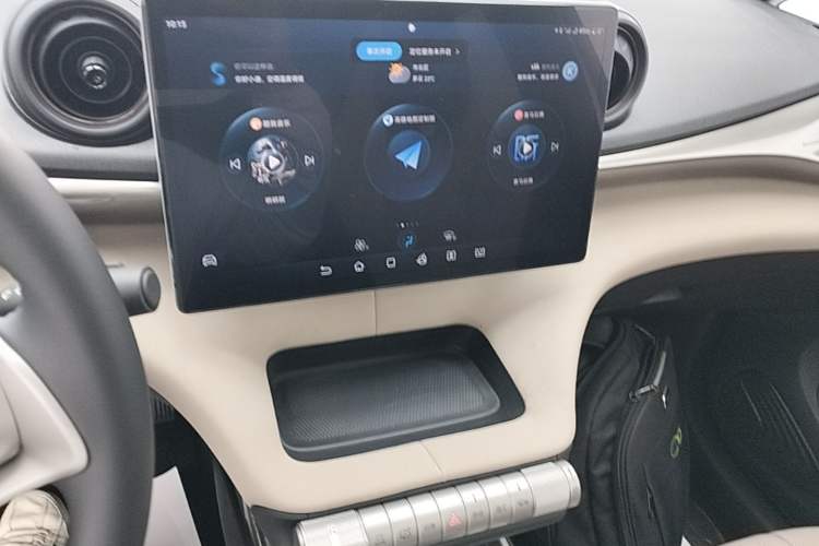 Used BYD Dolphin 2024 Honor Edition 420km Fashion Version Audio And AC Panel
