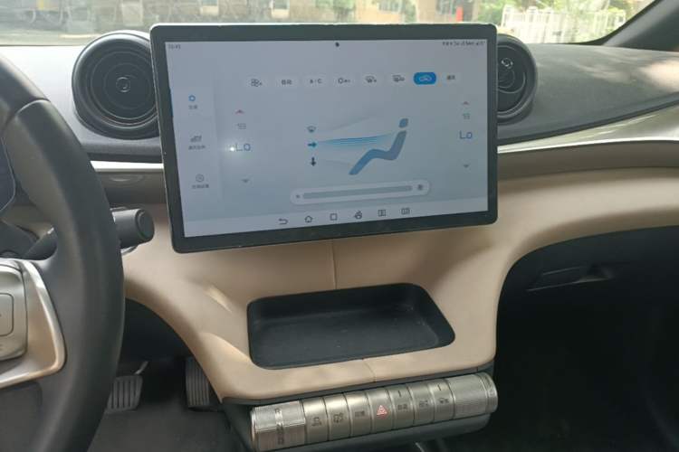 Used BYD Dolphin 2024 Honor Edition 420km Fashion Version Audio And AC Panel