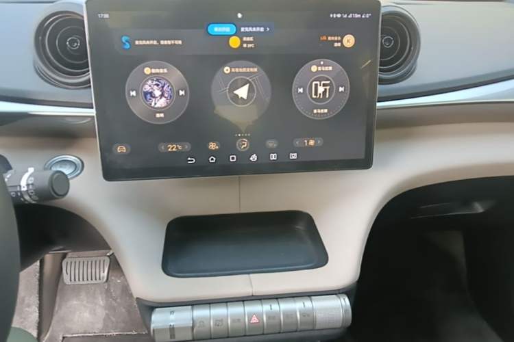 Used BYD Dolphin 2024 Honor Edition 420km Fashion Version Audio And AC Panel