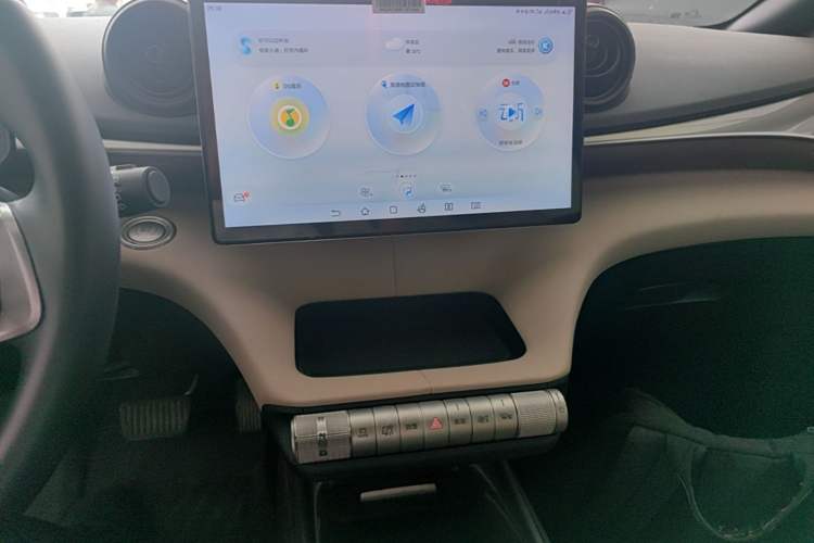 Used BYD Dolphin 2024 Honor Edition 420km Fashion Version Audio And AC Panel